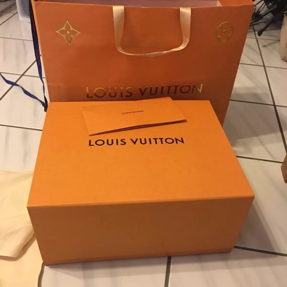 Meet your Posher, Joey - Picture 4 of 7